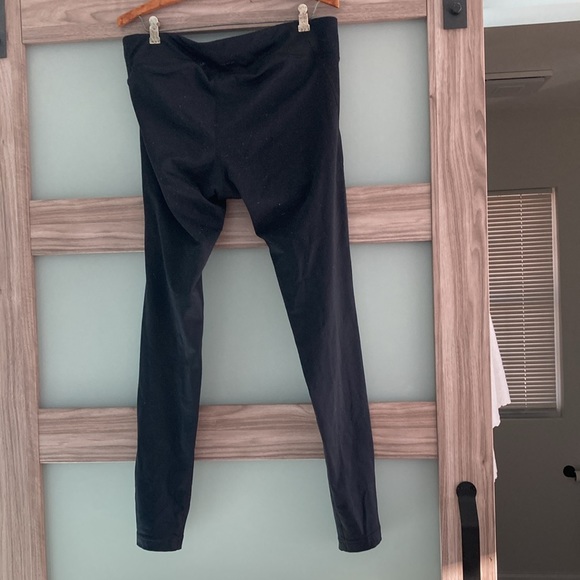 LAST CALL Under Armor fleece-lined leggings - Picture 2 of 11